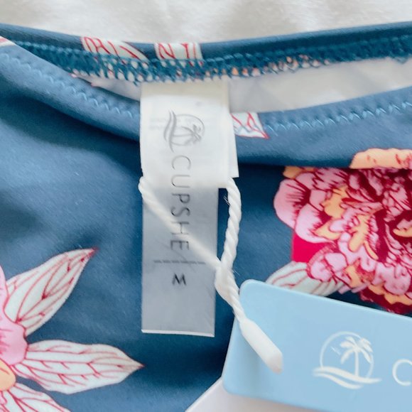 Cupshe bikini bottom low-rise with cheeky coverage tie sides New with tags! - Picture 9 of 10